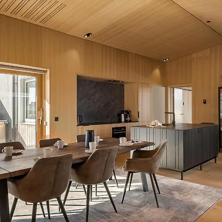 Holiday home 6 Bedroom Cozy In