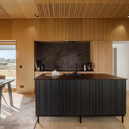 6 Bedroom Cozy In Holiday home *