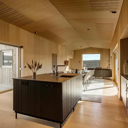 6 Bedroom Cozy In