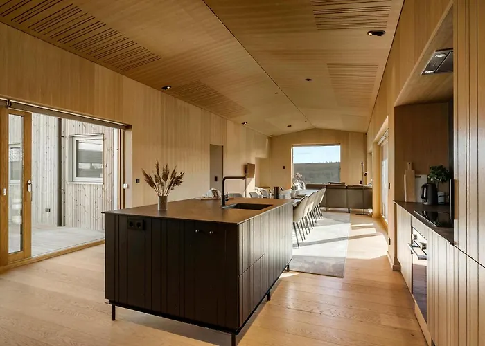 6 Bedroom Cozy In