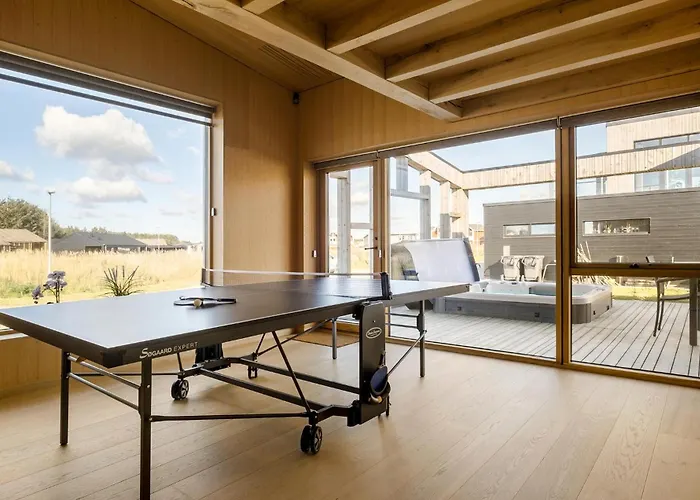 6 Bedroom Cozy In Ferienhaus Løkken